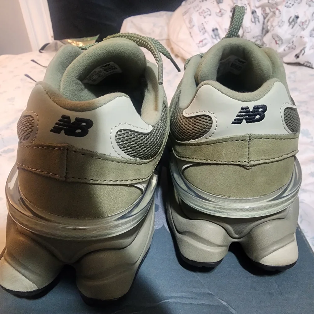 New Balance 9060 Green Sneakers - Picture 2 of 9